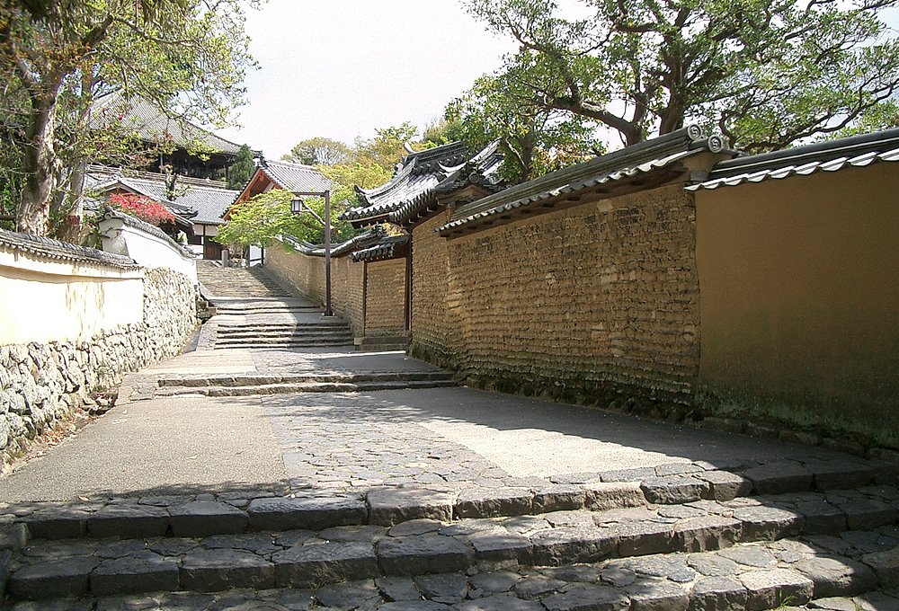 東大寺二月堂への参道